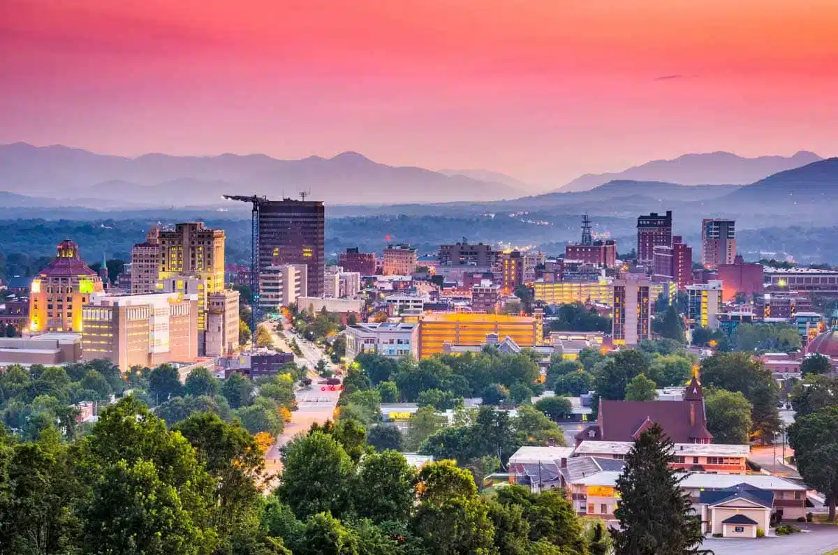 Skyline of a vibrant tertiary market city, ideal destination for corporate retreats and team offsites